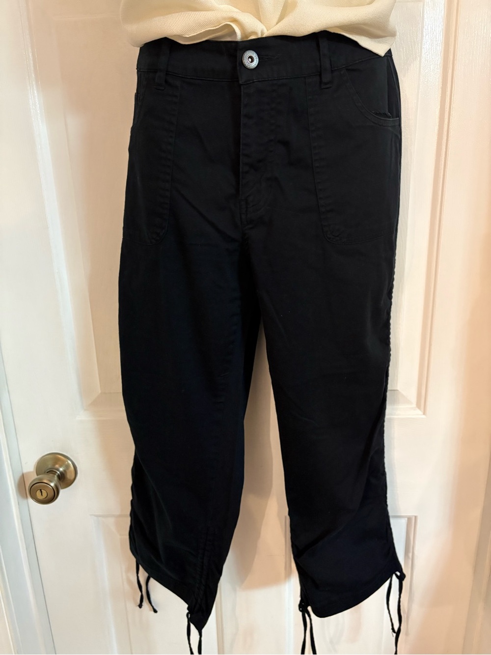 South Pole Black women’s Stretch Pants capris